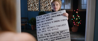 Illustration for article titled Hillary Clinton woos the electoral college on SNL, with help from Love Actually
